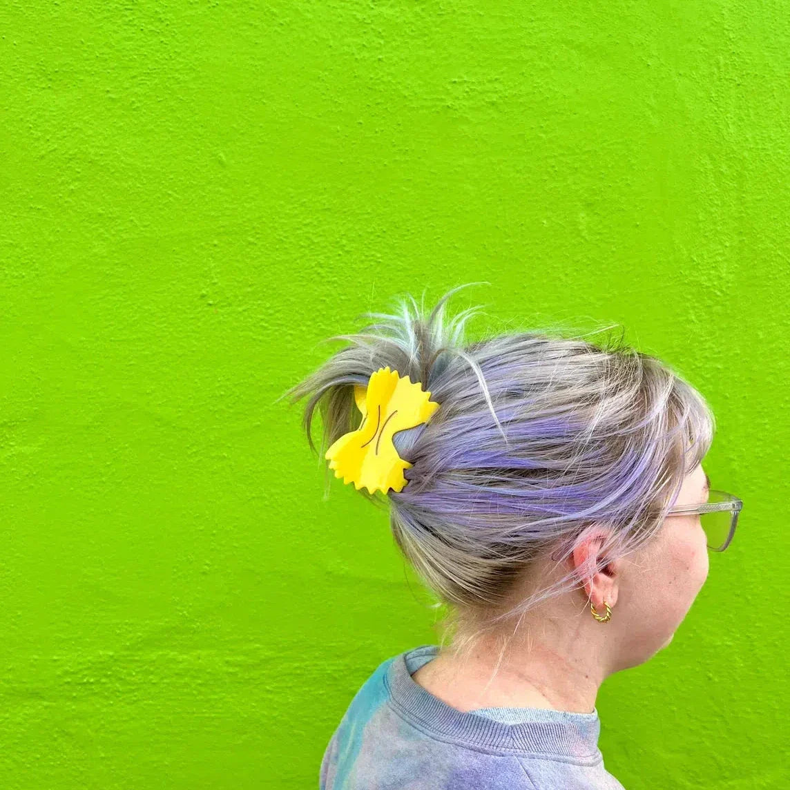 The Peach Fuzz Farfalle Pasta Hair Claw