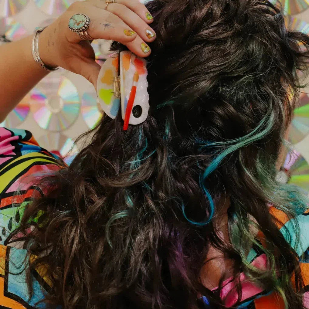 The Peach Fuzz Paint Palette Hair Claw