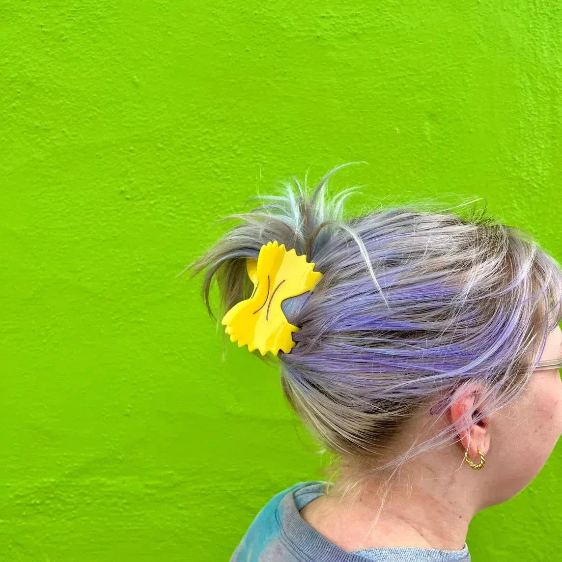 The Peach Fuzz Farfalle Pasta Hair Claw